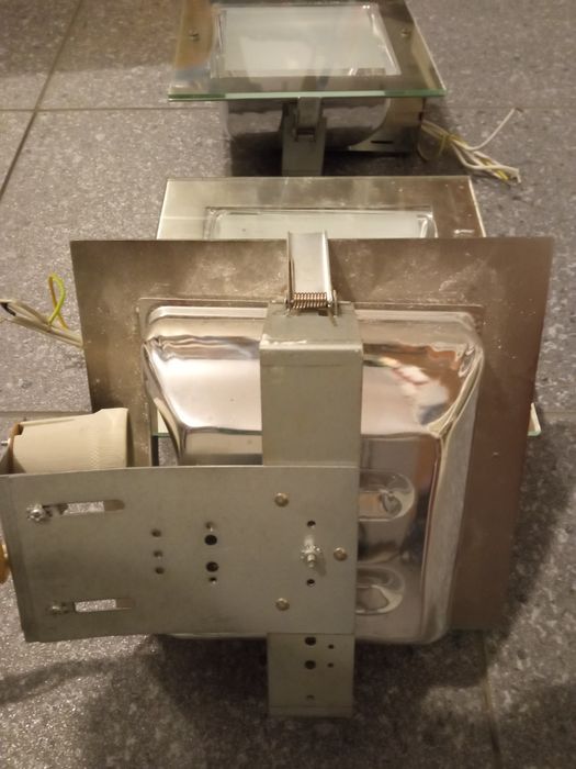 Ceiling-mounted spotlights424126616898775042