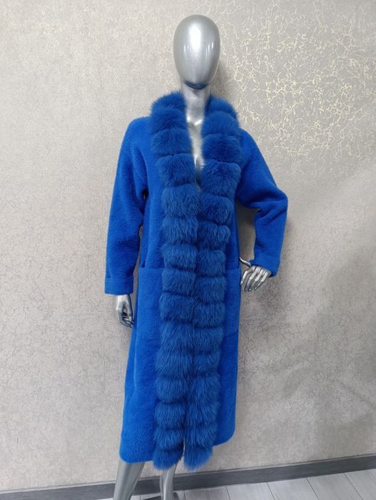 Шикарне пальто, не норкова шуба. Синій електрик. Нове. 117 см