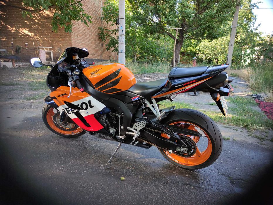 Honda CBR 1000RR  2005