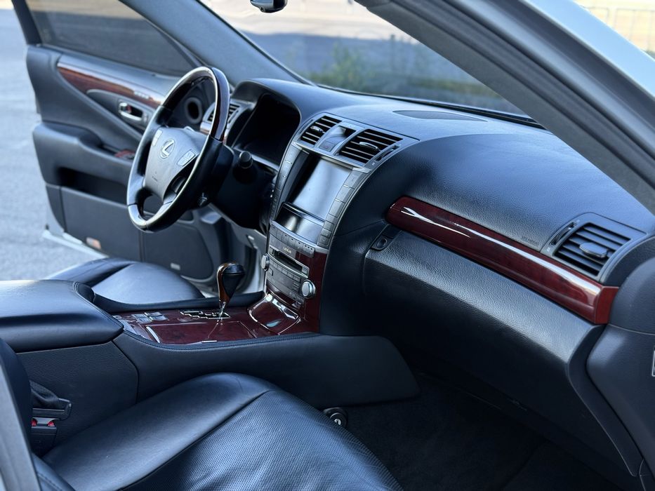 Lexus LS 460, 2010 рік , 4.6 бензин
