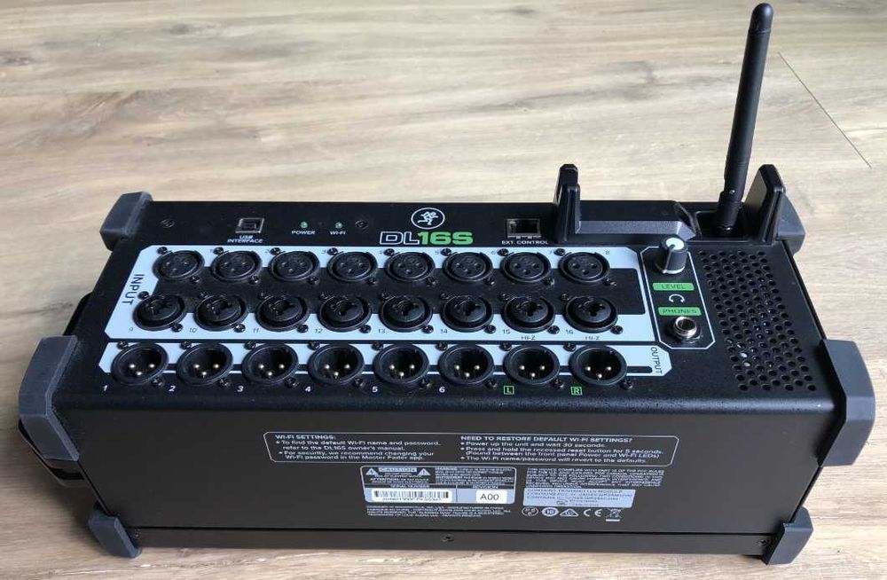 Mackie DL16 or DL32 New, Never Before Used64729503635330121