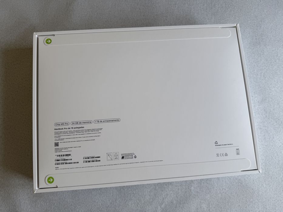 Macbook Pro 16” M5 Pro - 24GB / 1TB - Novo a estrear com 3 anos de garantia
