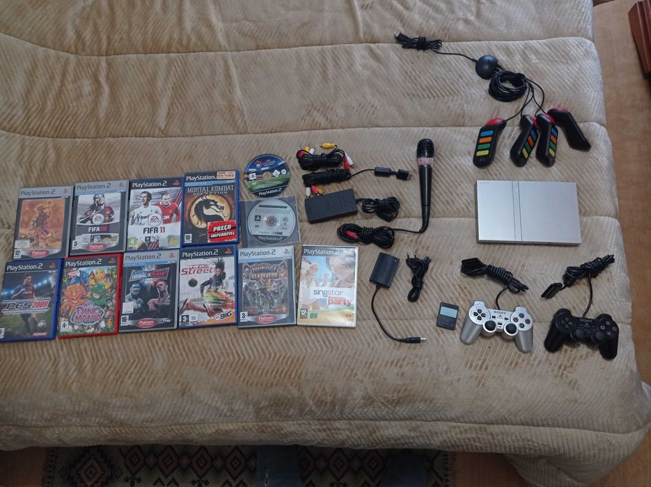 PS2 Slim Completa – 12 Jogos, 2 Comandos, Buzz e SingStar