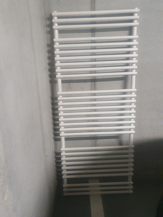 Sprzedam nowy kaloryfer do toalety
