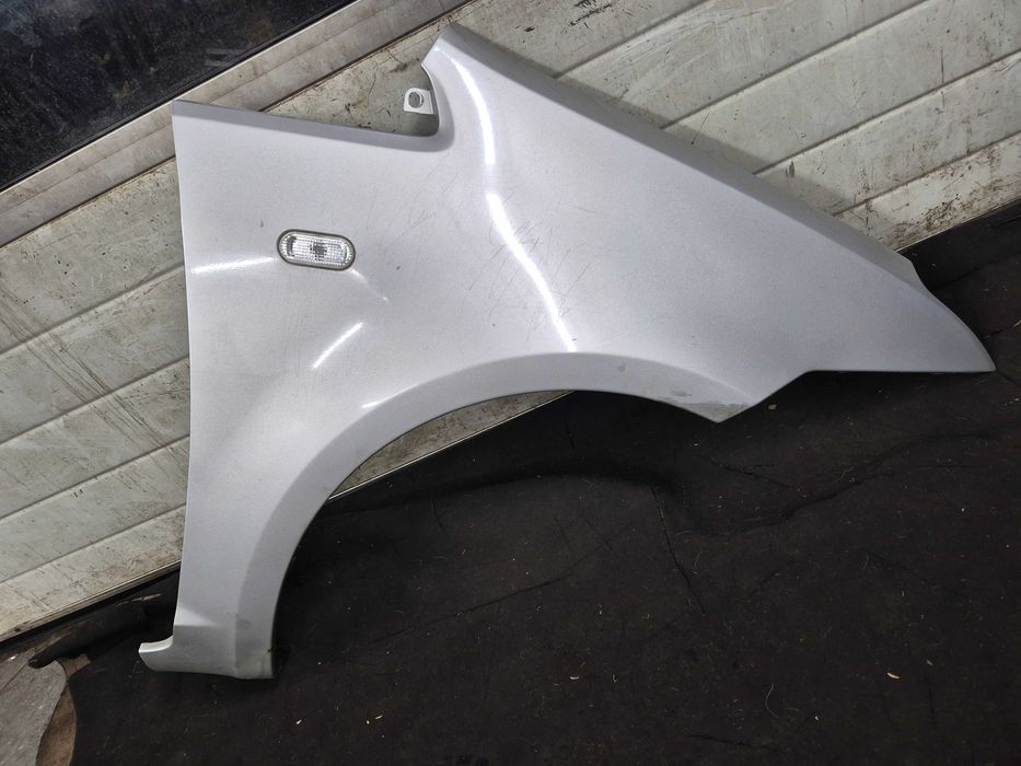 ford c-mac mk1 błotnik przedni prawy przód srebrny metalic nr lakie 03