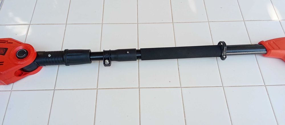 Corta sebes extencível . Black & Decker