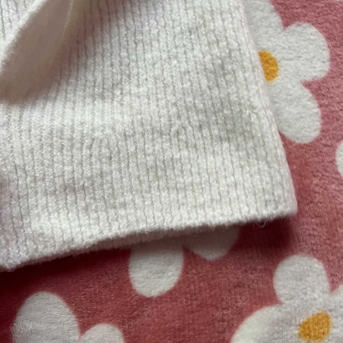 balaclava prążkowana na zimę z kominem sinsay z wiązaniem kremowa