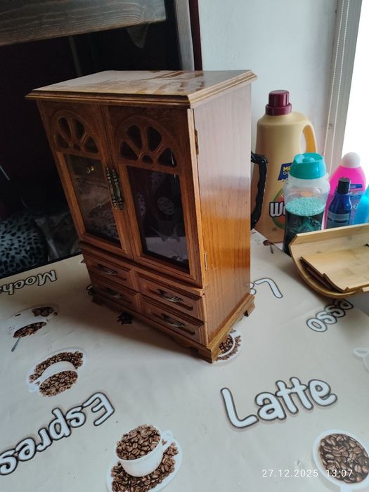 Декоративна дерев’яна шафка для прикрас з шухлядами, нова