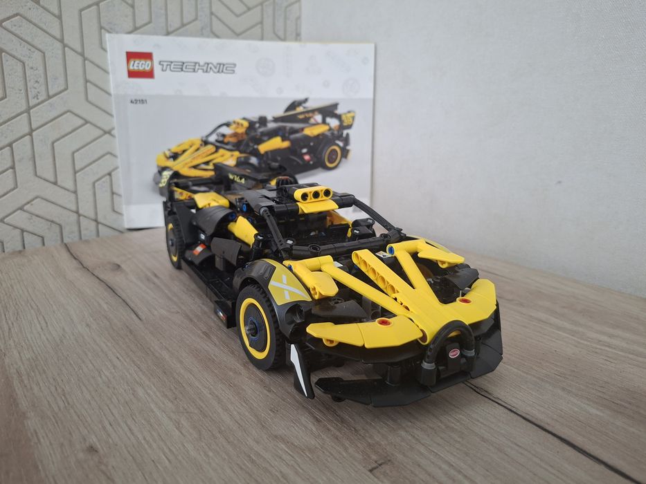 LEGO Technic 42151 Bugatti Bolide з інструкцією