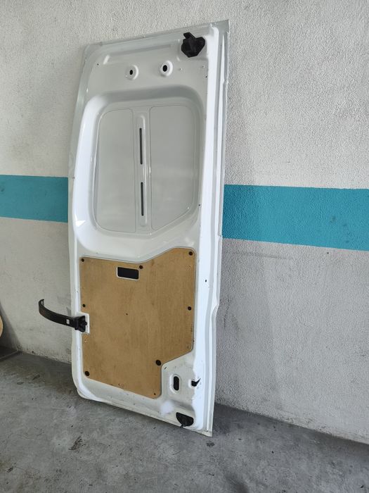 Porta TRASEIRA DIREITA RENAULT MASTER IV 2024–2026 / NISSAN INTERSTAR III / OPEL MOVANO – H2 – 86,5 × 189 CM –