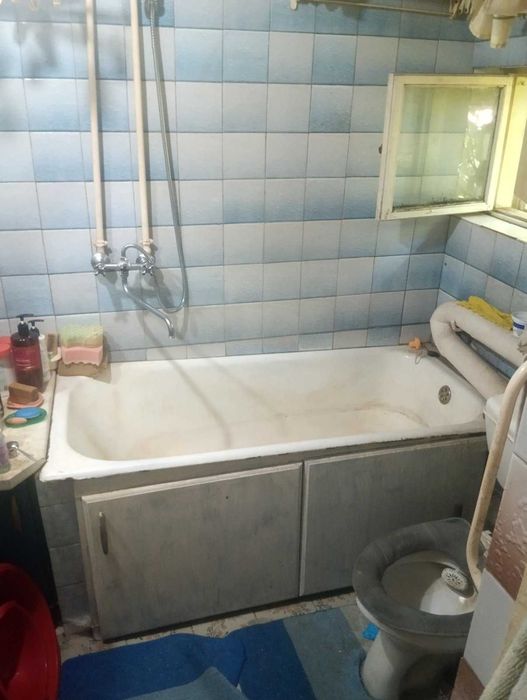 Сдам комнату в Центре, в доме, рядом с Политехом. Для студентов.