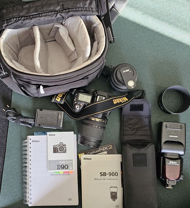 Nikon D90 + AF-S Nikkor 18-105 + AF Nikkor 70-300, FlashNikon SB 900