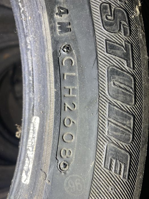 Шини 215 55 17 дві 215 50 17 по дві зими можна ставити на оутлендер