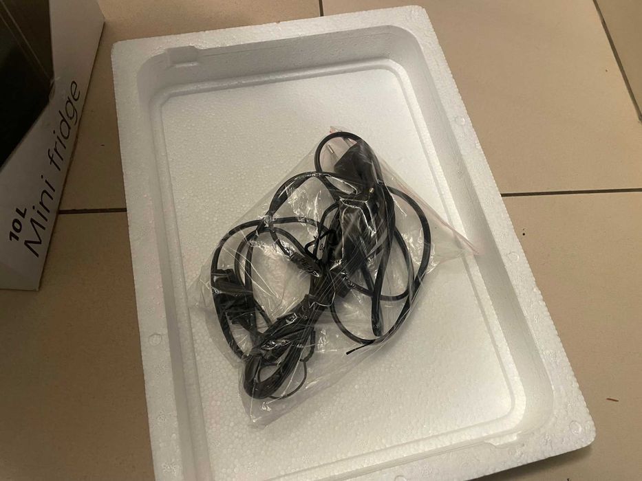 Minilodówka 10 l 12/230 V 3 kg turystyczna