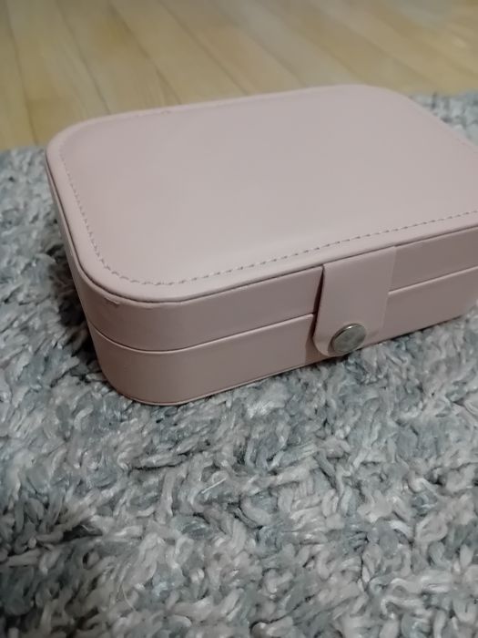 Organizer skórzany na biżuterię