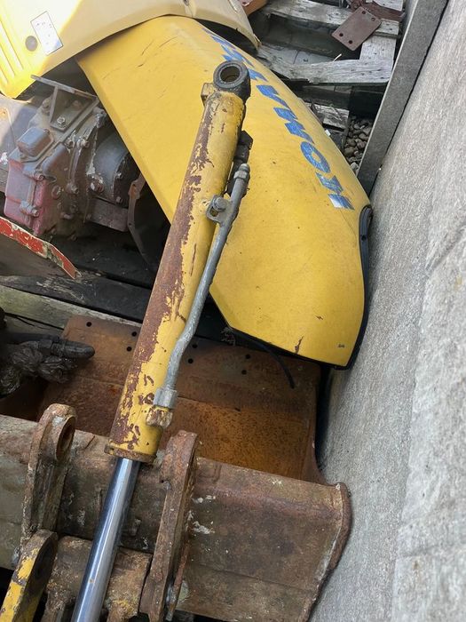 siłownik łyzki kopiącej do minikoparki komatsu pc 27