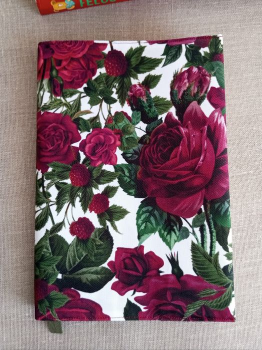 Otulacz na książki. Etui. Okładka.