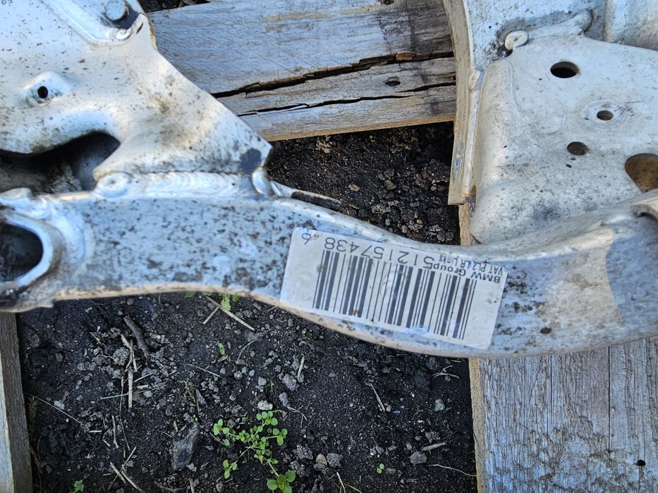 Bmw  m3   s65b40  s65b40a  v8 e90 e92 e93 m3 sanki Belka silnika