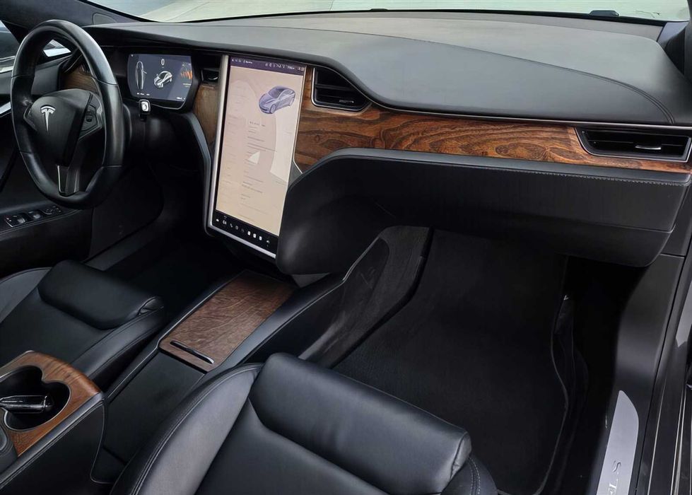 Tesla Model S      2021