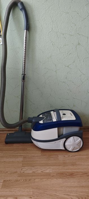 Продам пилосос Zelmer aquawelt 1600