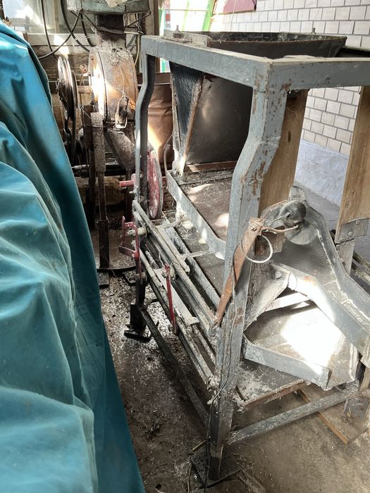 Калібрувальна машина для виготовлення крупи із електродвигуном