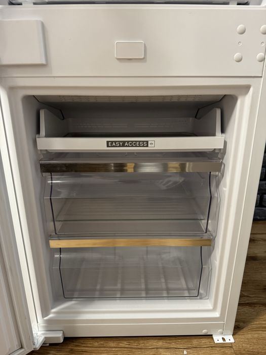 Lodówka Whirlpool WHC20 T593 P pod zabudowe