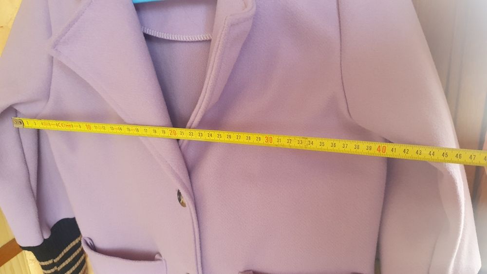 Płaszcz dziewczęcy jesienno wiosenny. 140