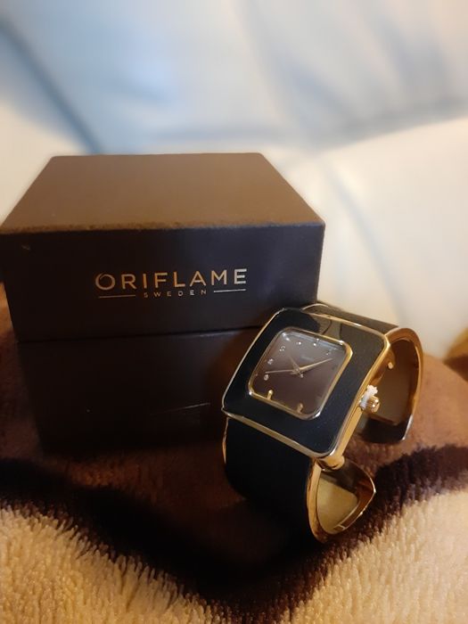 Uniwersalny zegarek damski ORIFLAME Swarovski