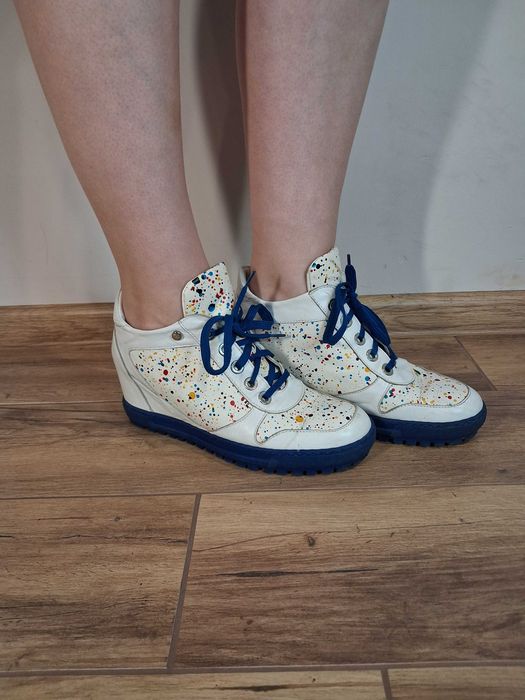 Sneakersy na koturnie - Kazar