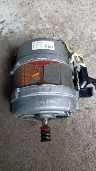 Двигун пральної машини zanussi f1215