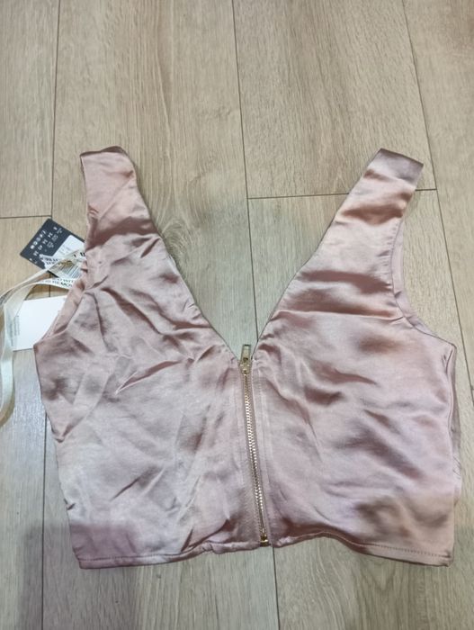 Piękny nowy top damski z metką