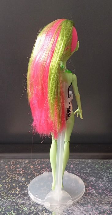 Monster High Vénus McFlytrap Beach Besties.