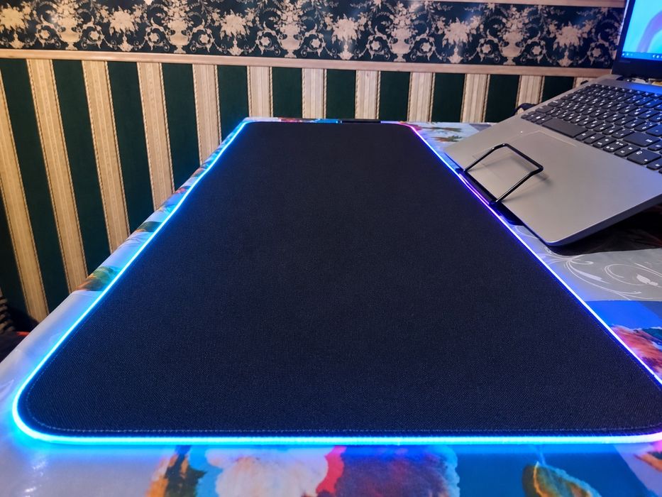 Ігровий килимок для миші з RGB-підсвічуванням
