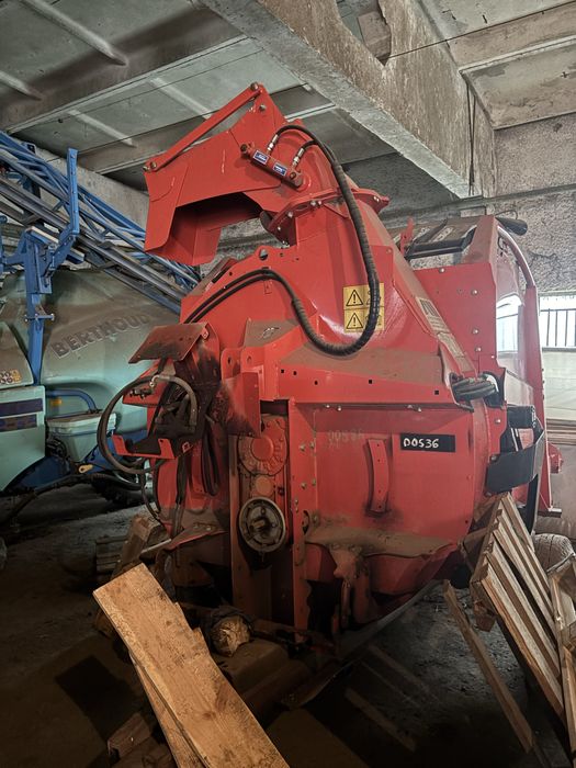 Видувач соломи Kuhn Primor 2060H.Подрібнювач соломи