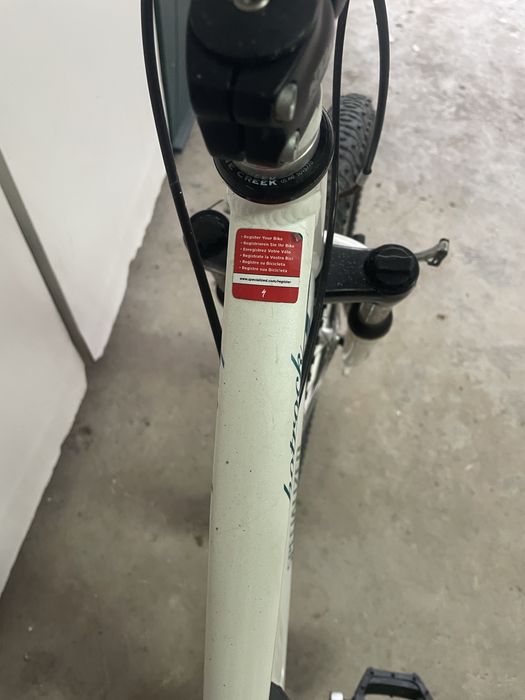 Bicicleta jovem Specialized