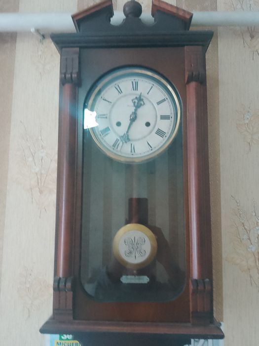 Настінний годинник