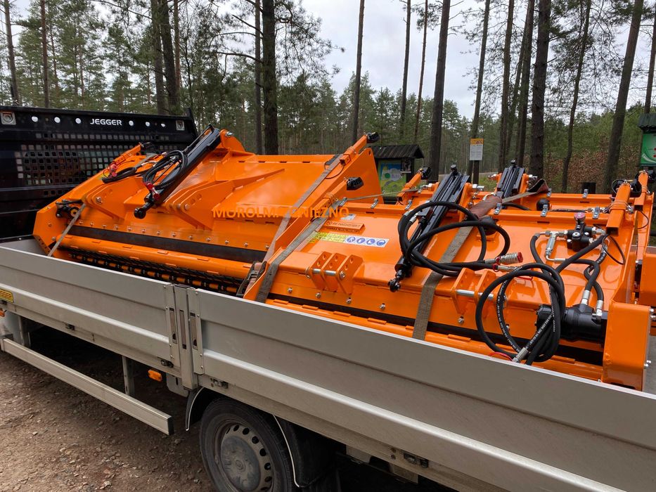 Piaskarka solarka samozaładunkowa posypywarka ulice place FK MACHINERY