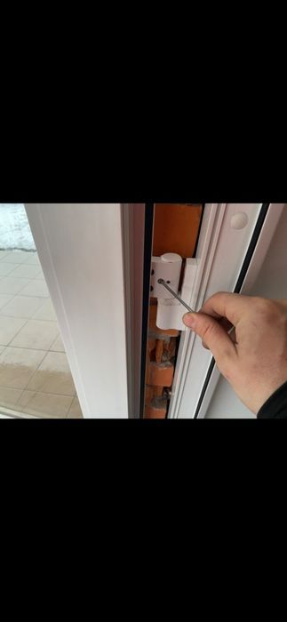 Ремонт вхідних пластикових дверей