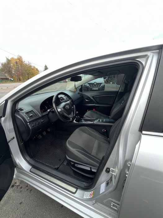 Toyota Avensis 2.0 газ бензин