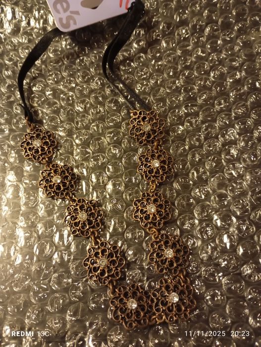 Colar metalizado Claire's