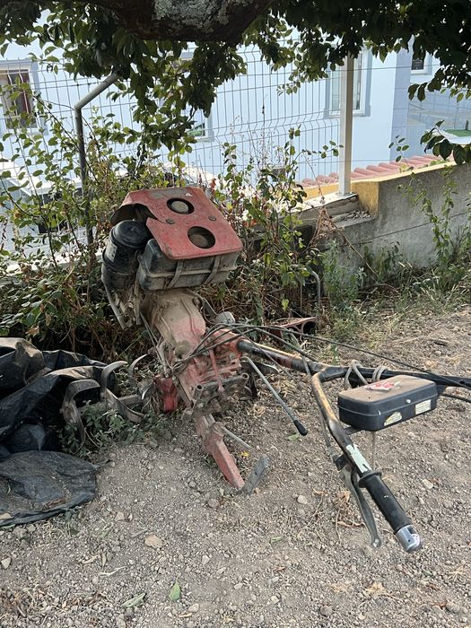 Motocultivador 12 CV com reboque, charrua e fresa