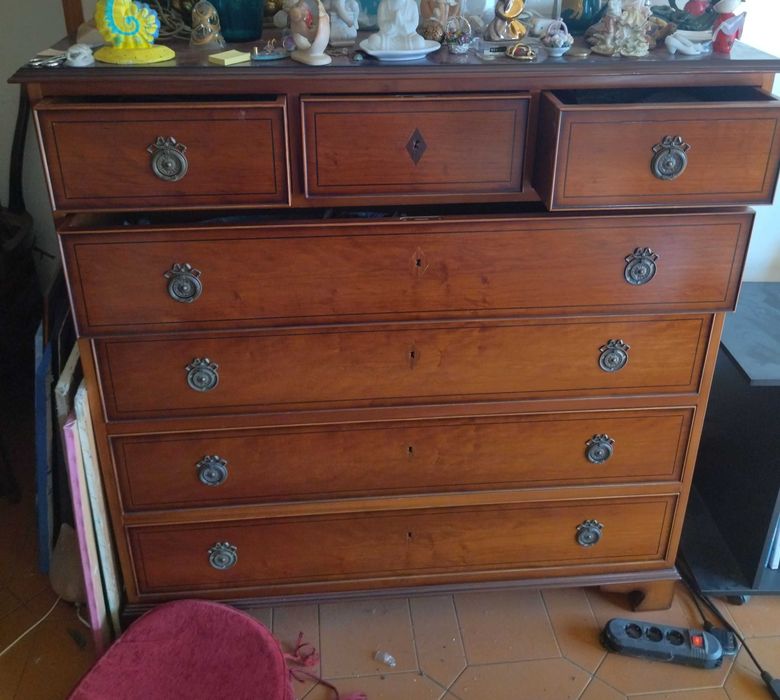 Cómoda madeira maciça.64752314142721120