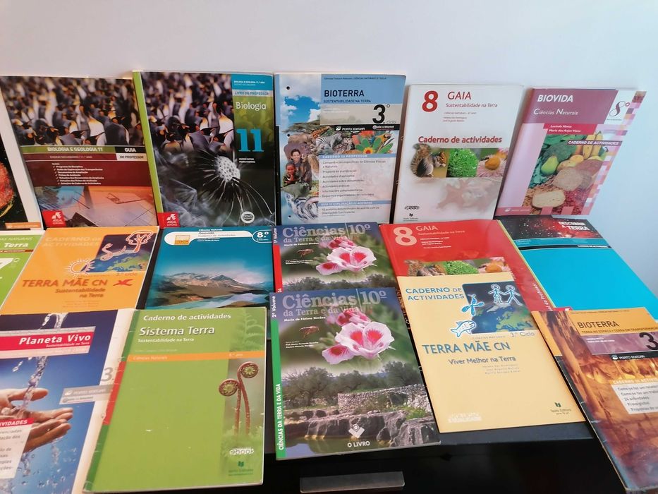 Livros antigos mas em bom estado a 0,50 cêntimos!