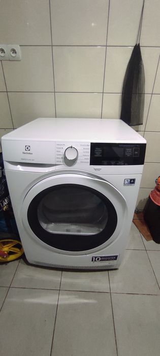 Suszarka Electrolux Perfectcare 800 EW8H358SP Jak NOWA cała lub na czę