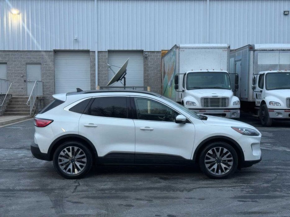 Ford Escape Hybrid Titanium      2020