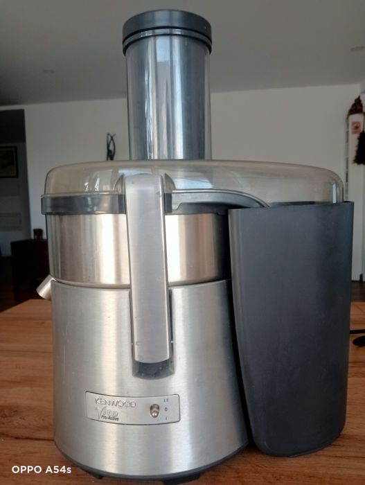 Liquidificadora optima sumos/batidos/smoothiesKenwood Vita Pro-Active  Estado: como nova