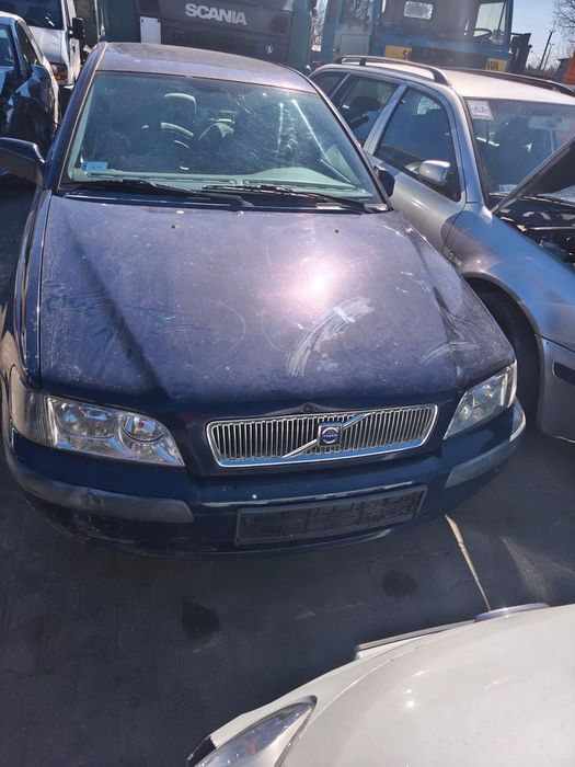 volvo s40 2000r. na części 1,8 p lpg maska klapa drzwi szyba lusterko lampa zamek itp.