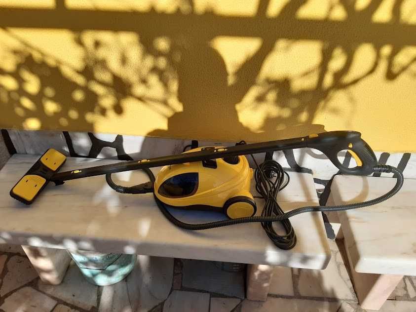 Vaporeta com ferro e aspirador