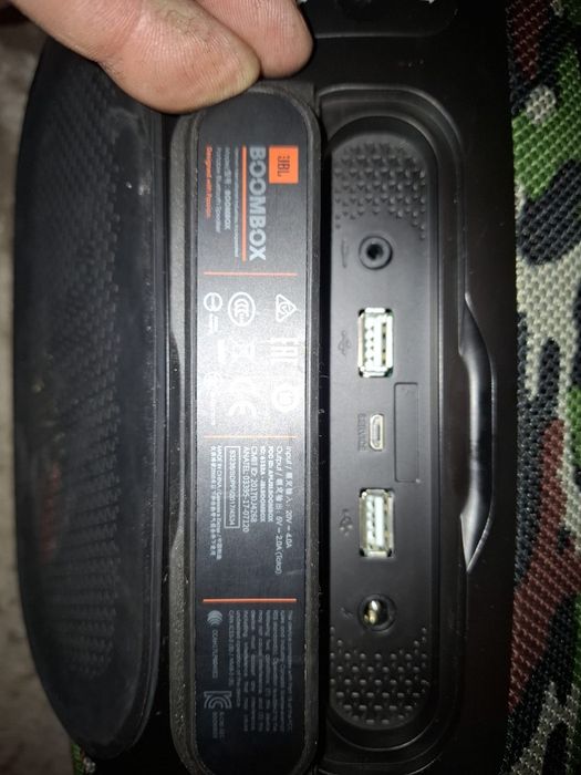 Jbl boombox oryginalny w super stanie i nową baterią