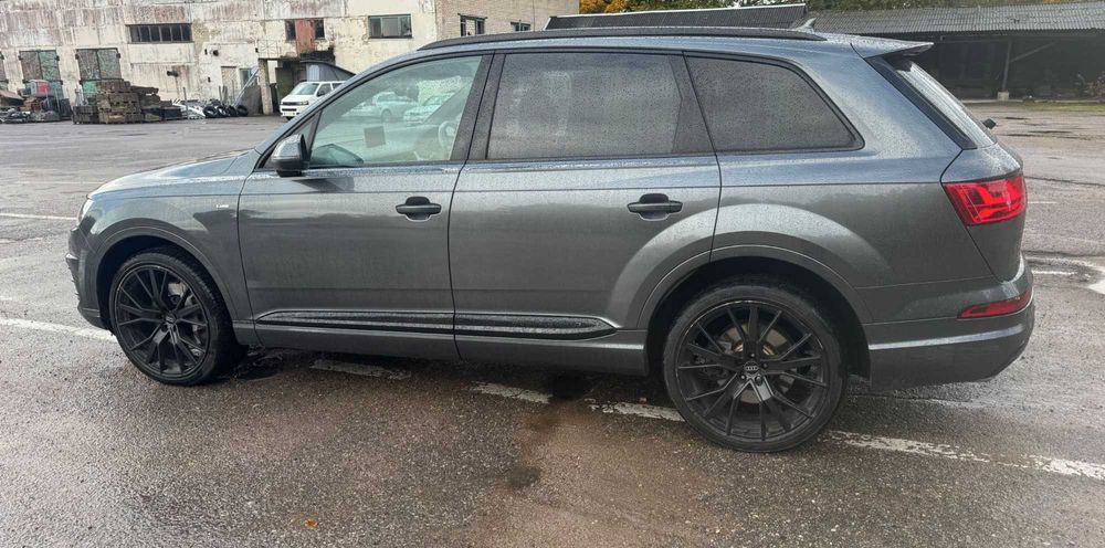 Бампер AUDI Q7 4M рестайлінг  разборка